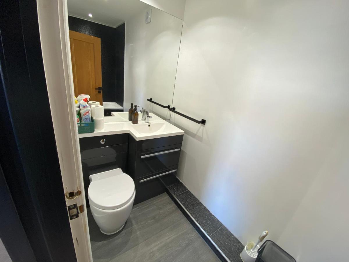 Streatham House - 2 Bedroom - Sleeps 6 - Free Wifi Streatham Vale ภายนอก รูปภาพ