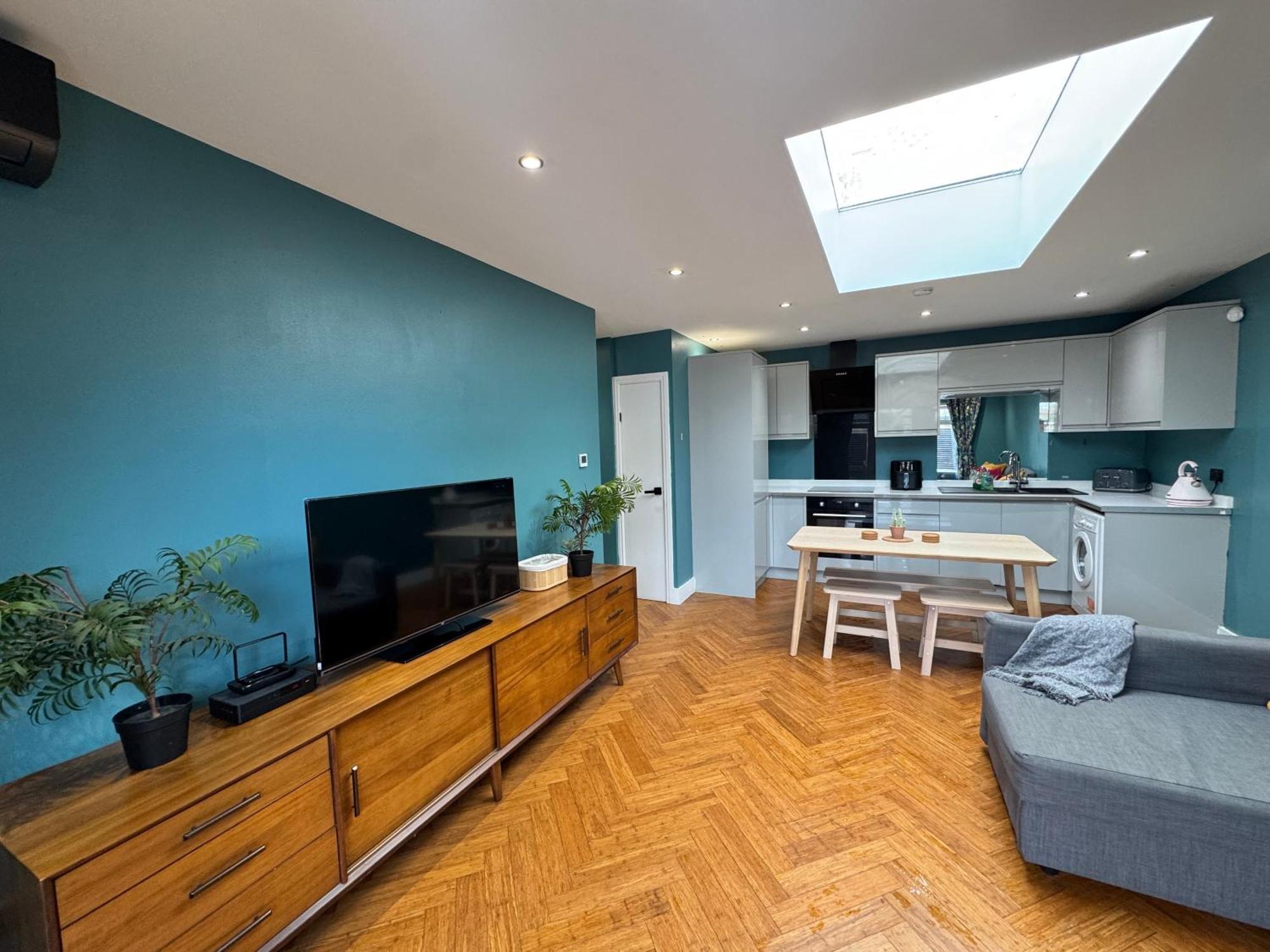 Streatham House - 2 Bedroom - Sleeps 6 - Free Wifi Streatham Vale ภายนอก รูปภาพ