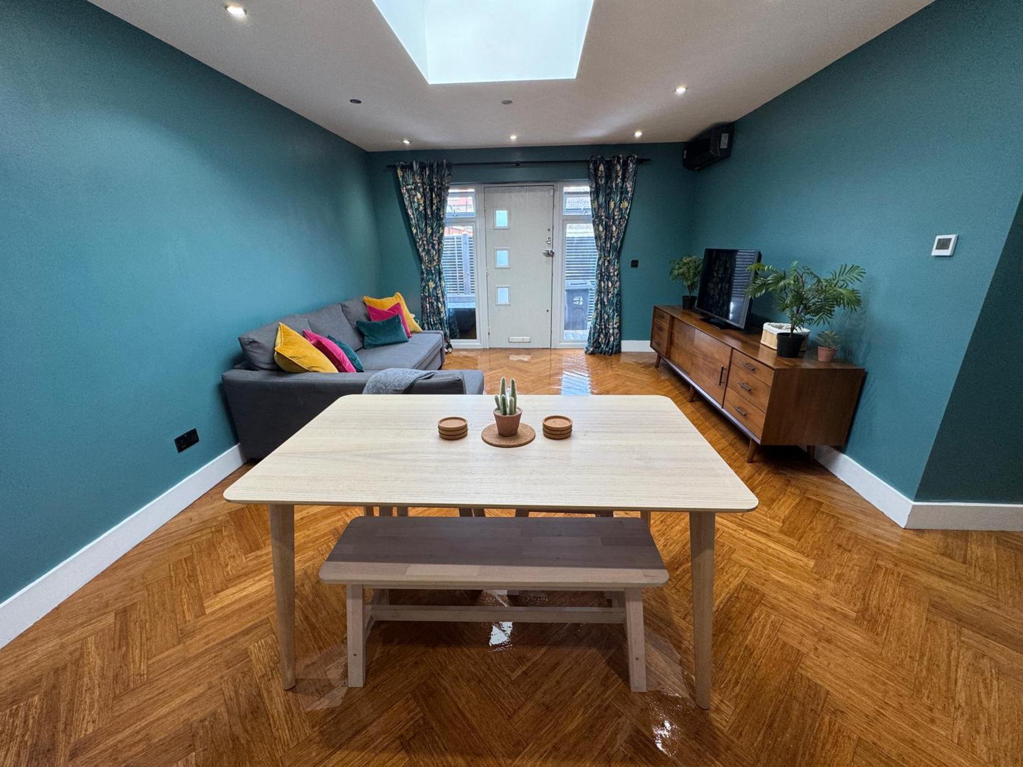 Streatham House - 2 Bedroom - Sleeps 6 - Free Wifi Streatham Vale ภายนอก รูปภาพ